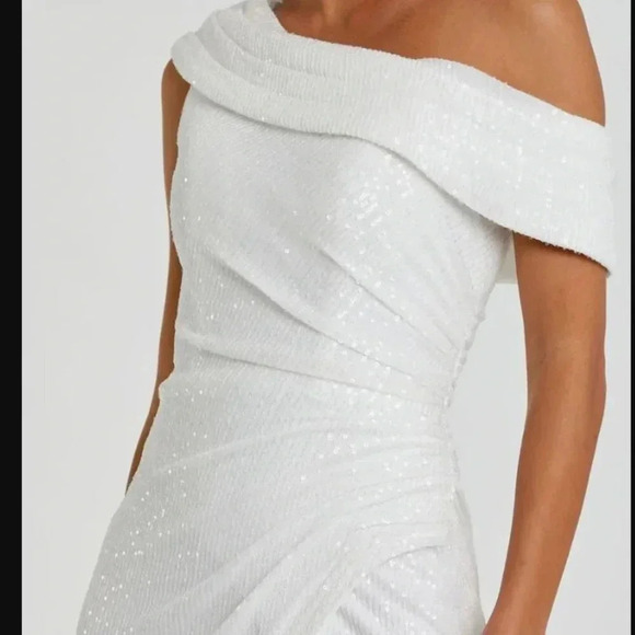 NWT Mac Duggal One-Shoulder Ruched Sequined White Gown Size 14 - Picture 2 of 7